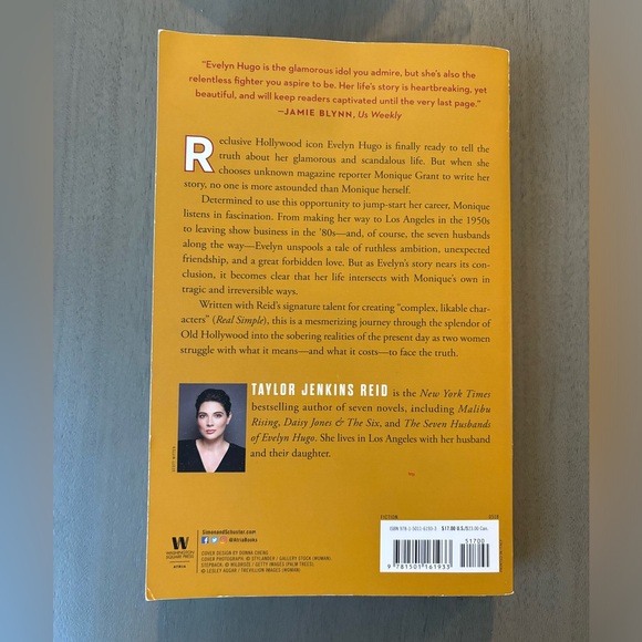 Book- Evelyn hugo (Seven Husbands) - Picture 2 of 3